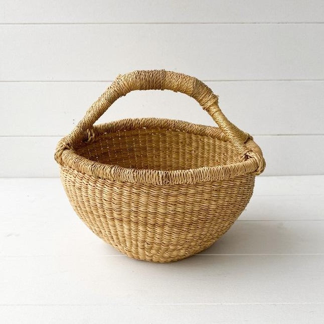 Small Foraging Bolga Basket - Natural (Vegan Handle)