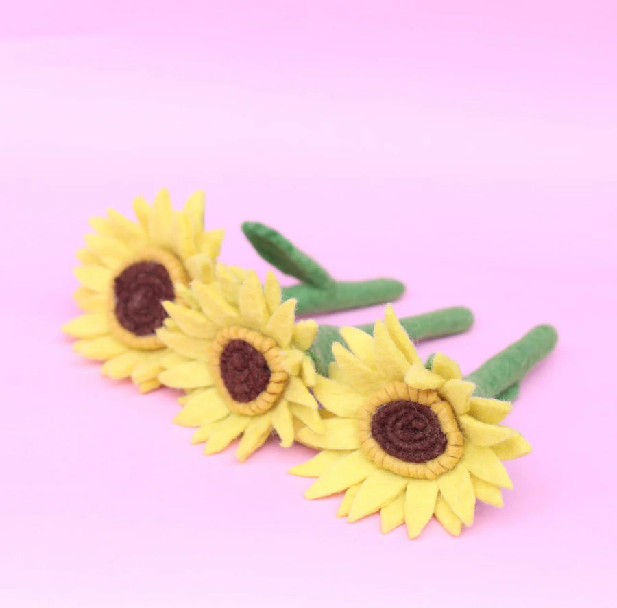 Juni Moon | Rattan Vase with Flowers - Sunflower Set