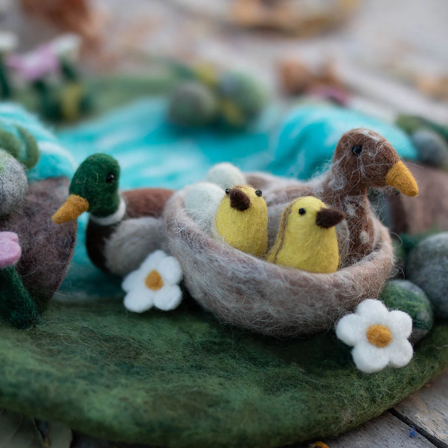Felt Animals - Duck Family with Nest (9 pieces)