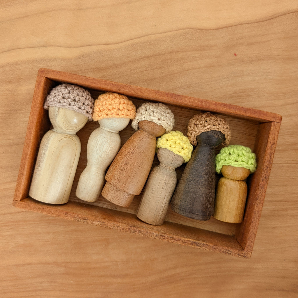 Wooden Peg Doll Kinsman Set