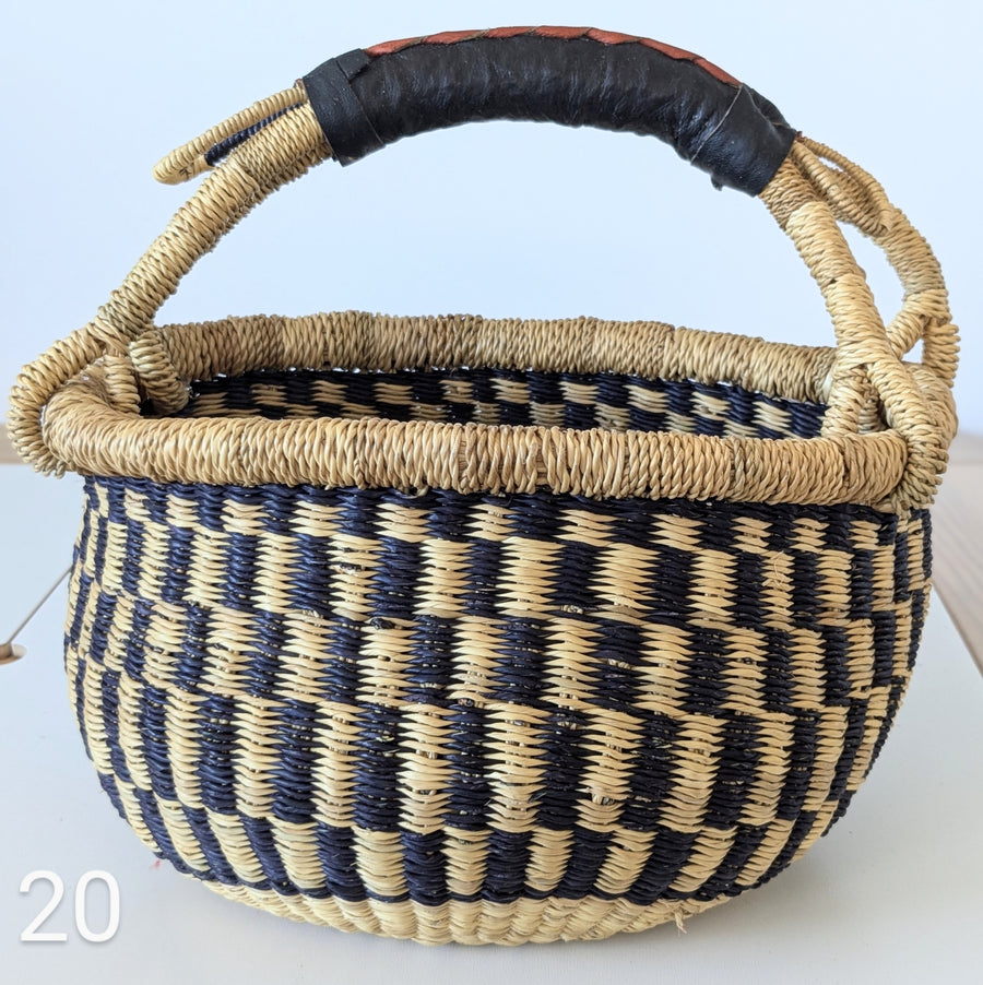 Small Foraging Bolga Basket - Patterned Designs