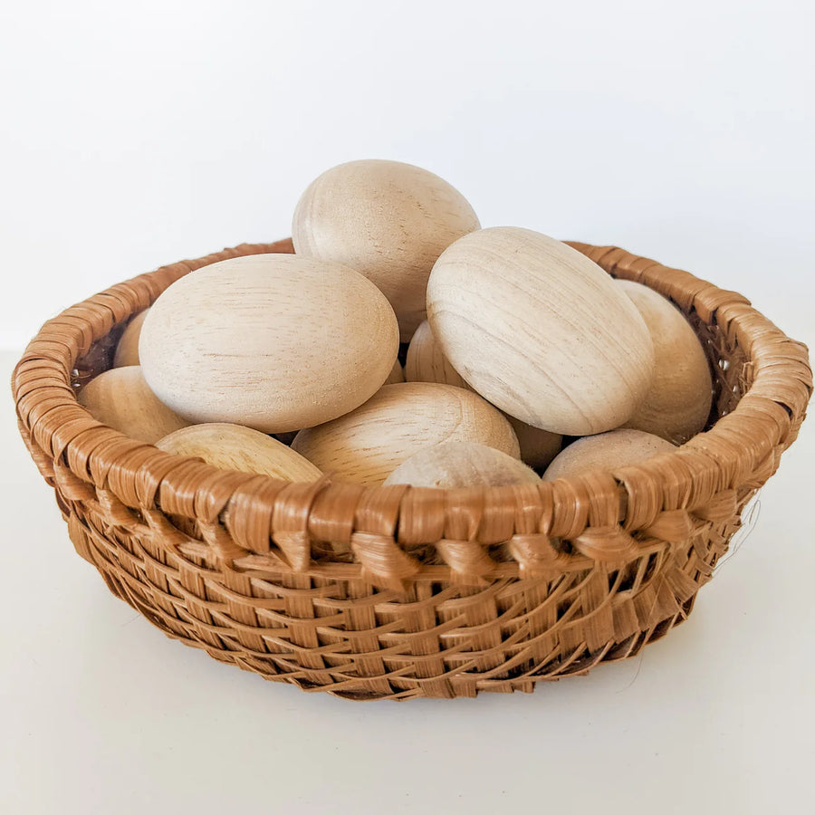 Qtoys | 12 Wooden Eggs in Basket