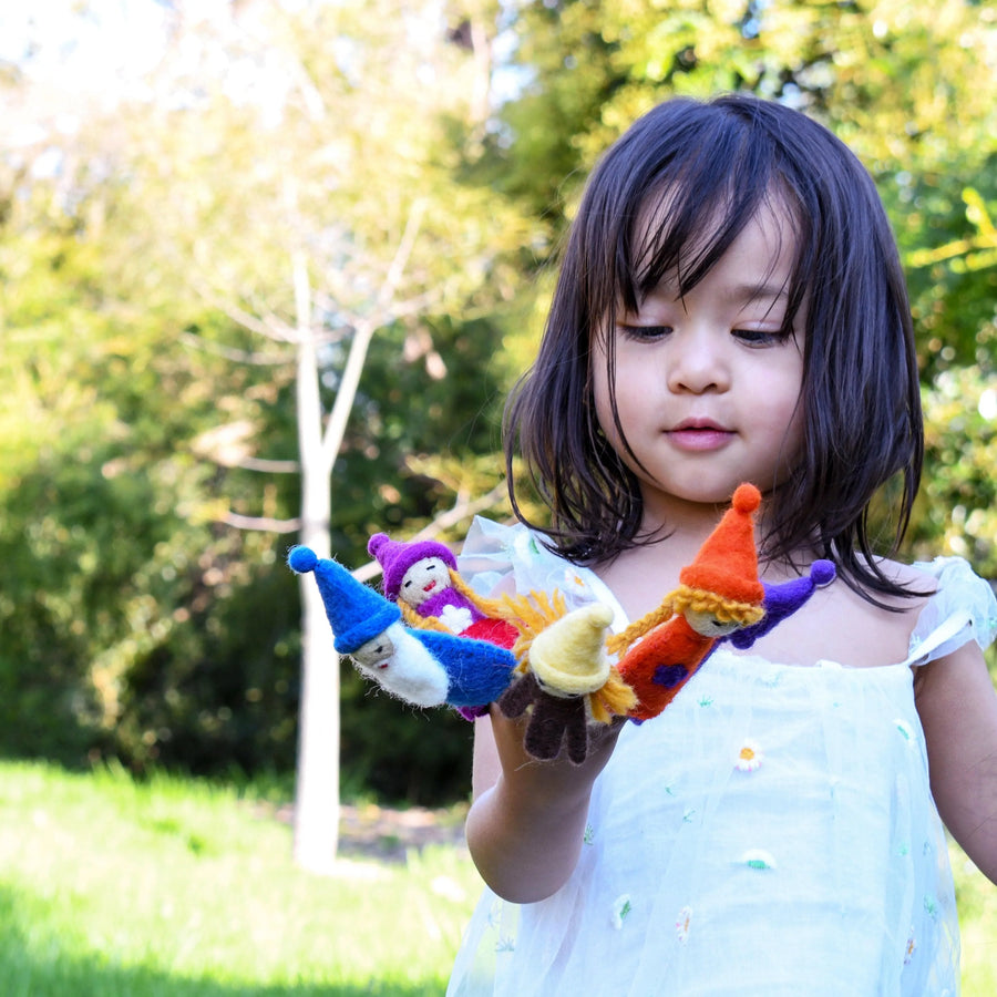 Tara Treasures | Finger Puppet Set - Rainbow People
