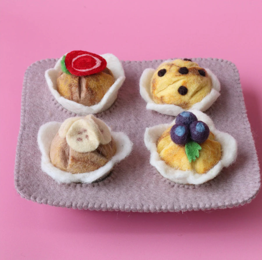 Juni moon muffin cupcake tray