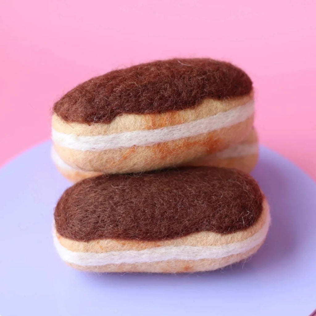 Juni Moon | Felt Food - Eclair