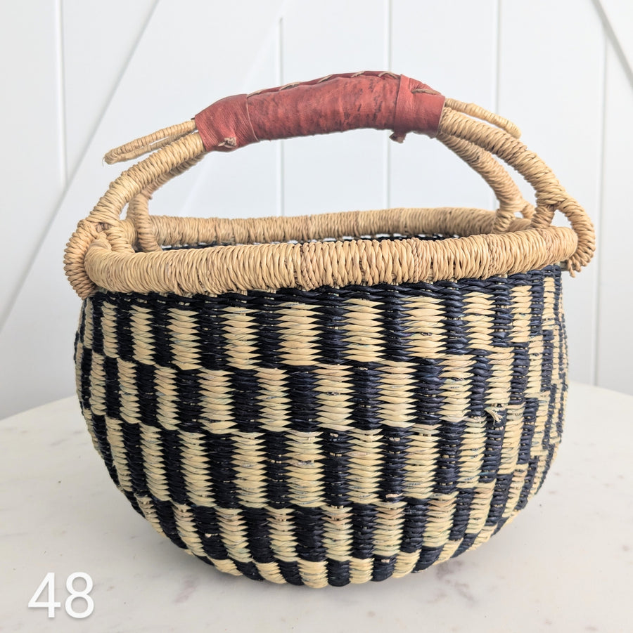 Small Foraging Bolga Basket - Patterned Designs