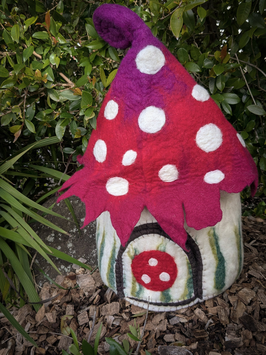 Felt Home | Mushroom Toadstool Home XL (60cm)