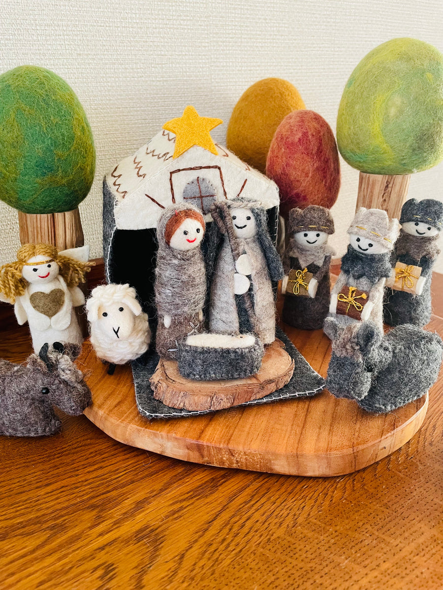 Pashom | Felt Christmas Nativity Set (Natural)