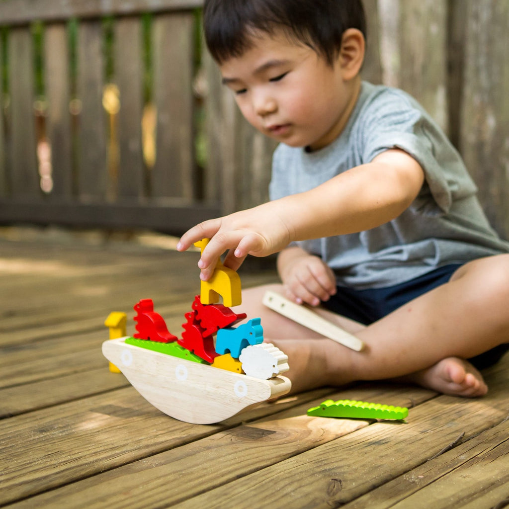 Eco-friendly wooden toy balancing boat game