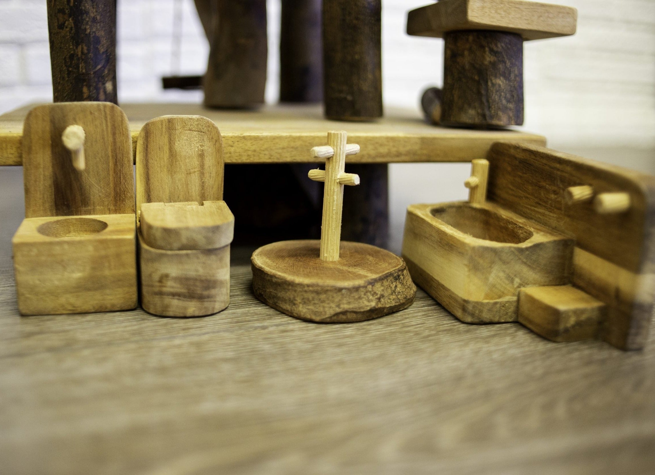 Qtoys Wooden Doll House Bathroom Furniture Fairplay