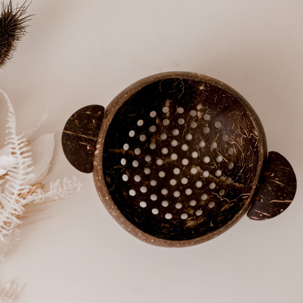 Qtoys | Coconut Colander Sieve