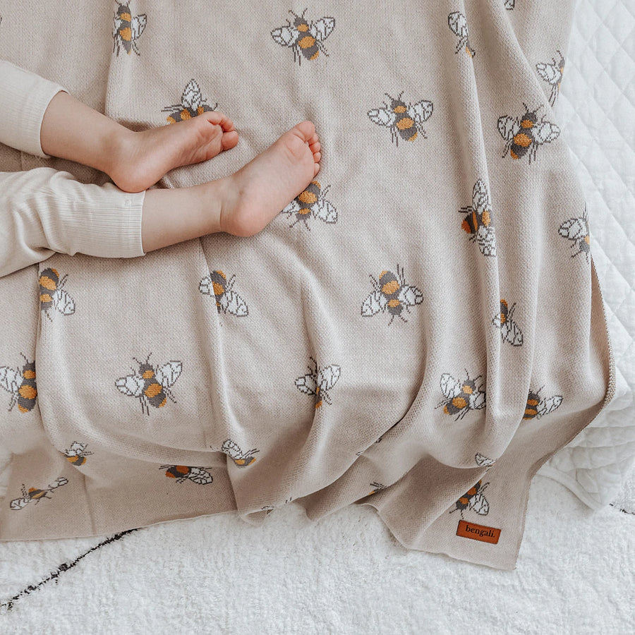Eco-friendly cotton baby blanket in oatmeal. 