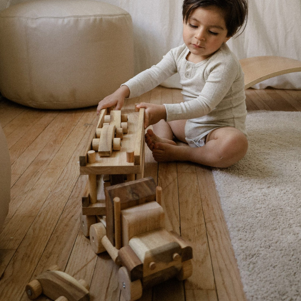 Qtoys | Transport Truck with 6 Cars