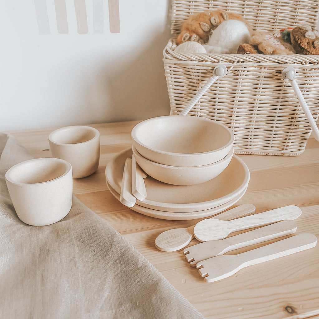 Eco friendly Wooden Table Ware Dinner Set. 