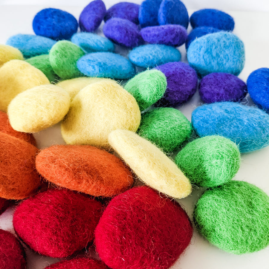 Colourful felt pebble set for toddlers. 