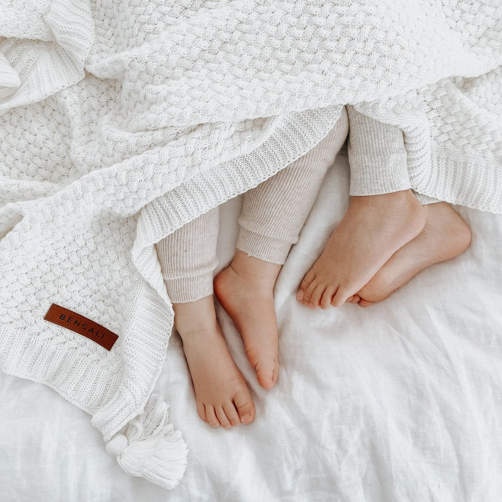 Organic cotton tassel blanket. Made with 100% cotton, free from harmful substances. 