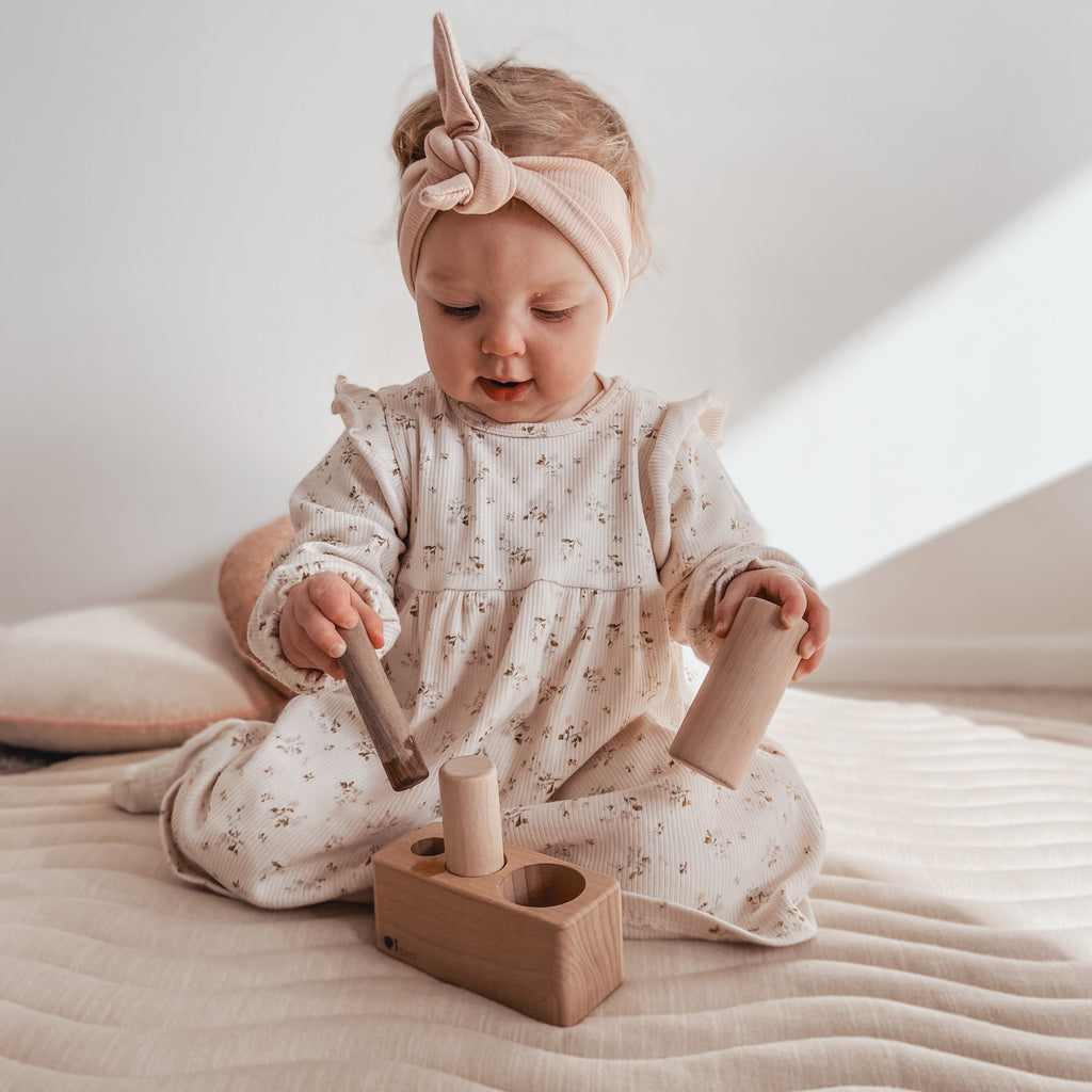 Qtoys | Montessori Three Pole Puzzle