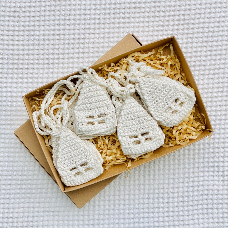 Crochet Garland – Little Houses hand-crocheted garland made from 100% cotton. 