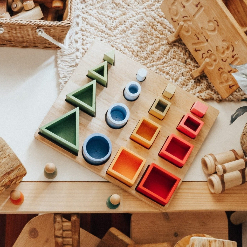 Qtoys | Montessori 3D Shape Sorting Nesting Board