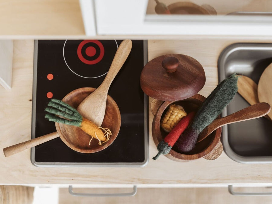 Qtoys Mahogany Pots and Pans Set – Fairplay - Main Image