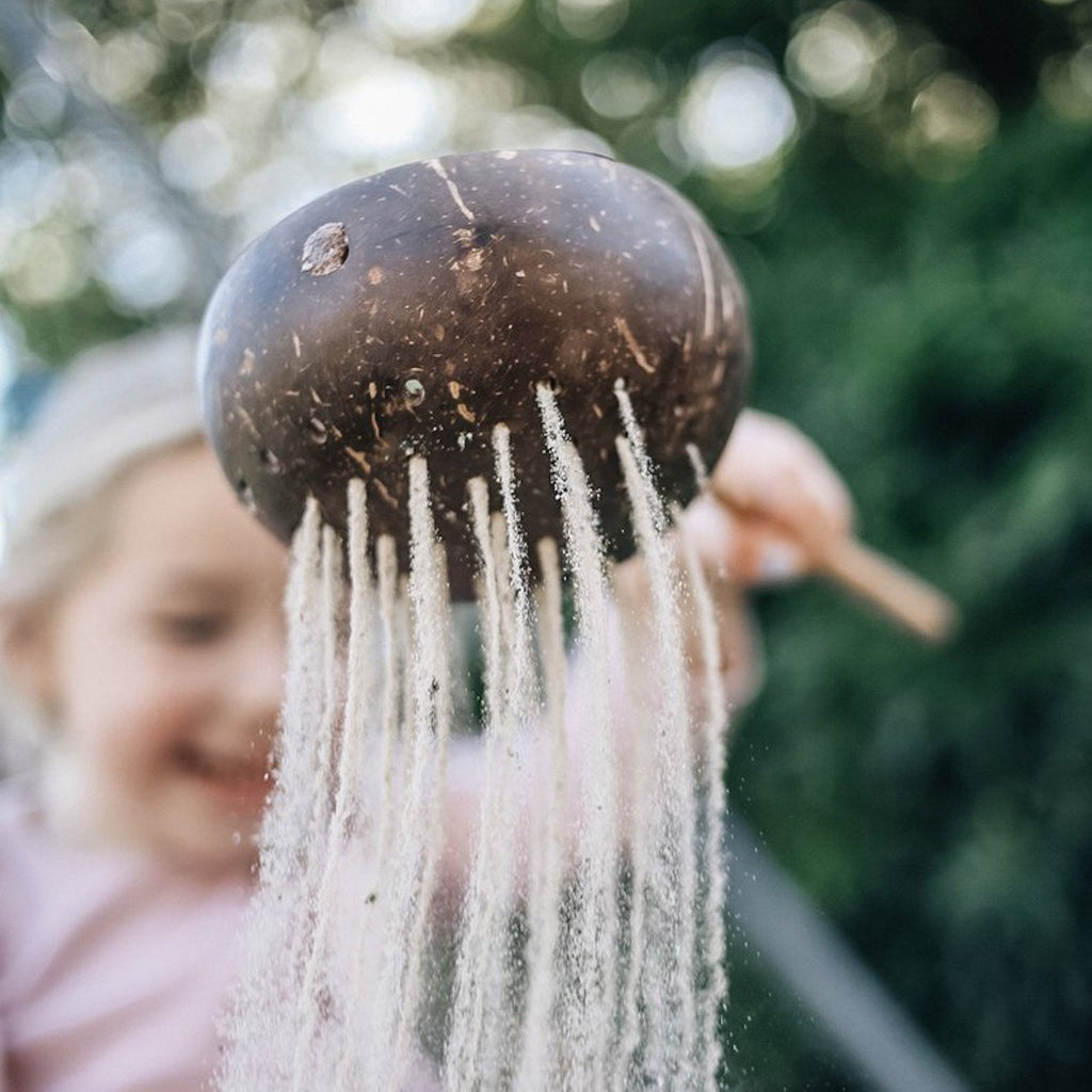 Qtoys | Coconut Sand and Water Scoop