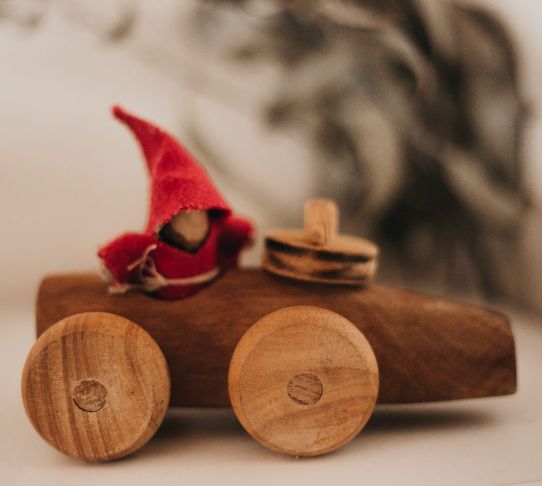 Qtoys | Natural Wooden Log Racing Car – Fairplay